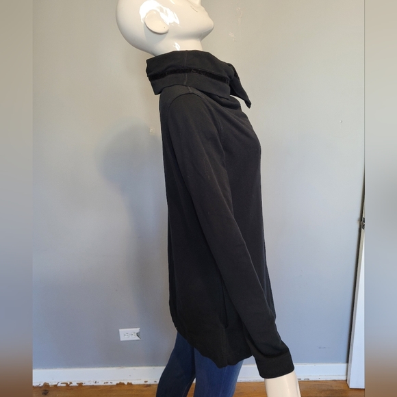 Lululemon Savasana Wrap in Black, VGUC, Size 6 - Picture 6 of 10